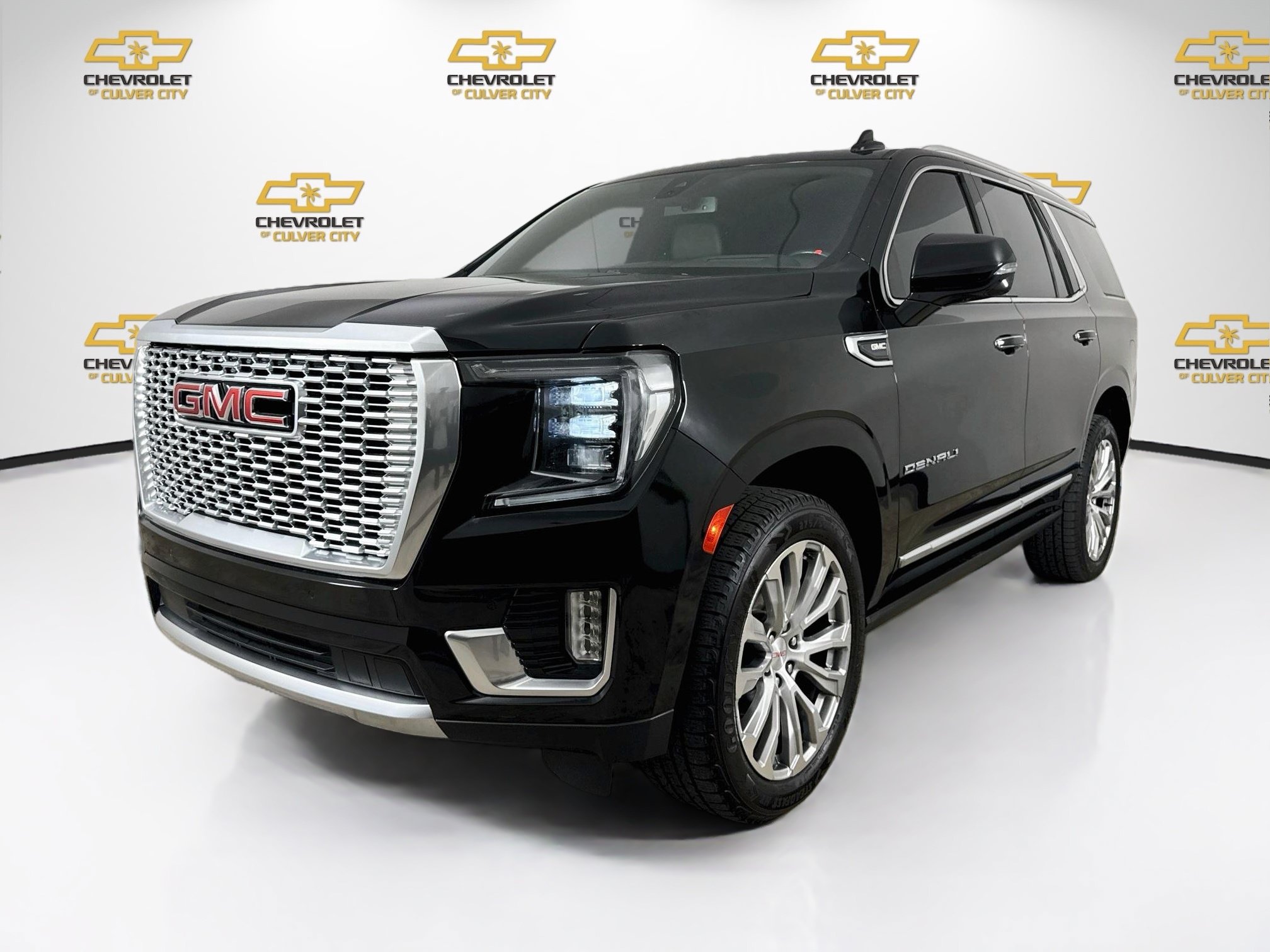 Used 2022 GMC Yukon Denali AWD/4WD image 3