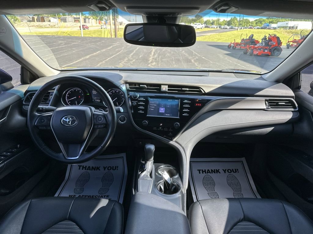 Used 2019 Toyota Camry SE w/ Convenience Package FWD image 10