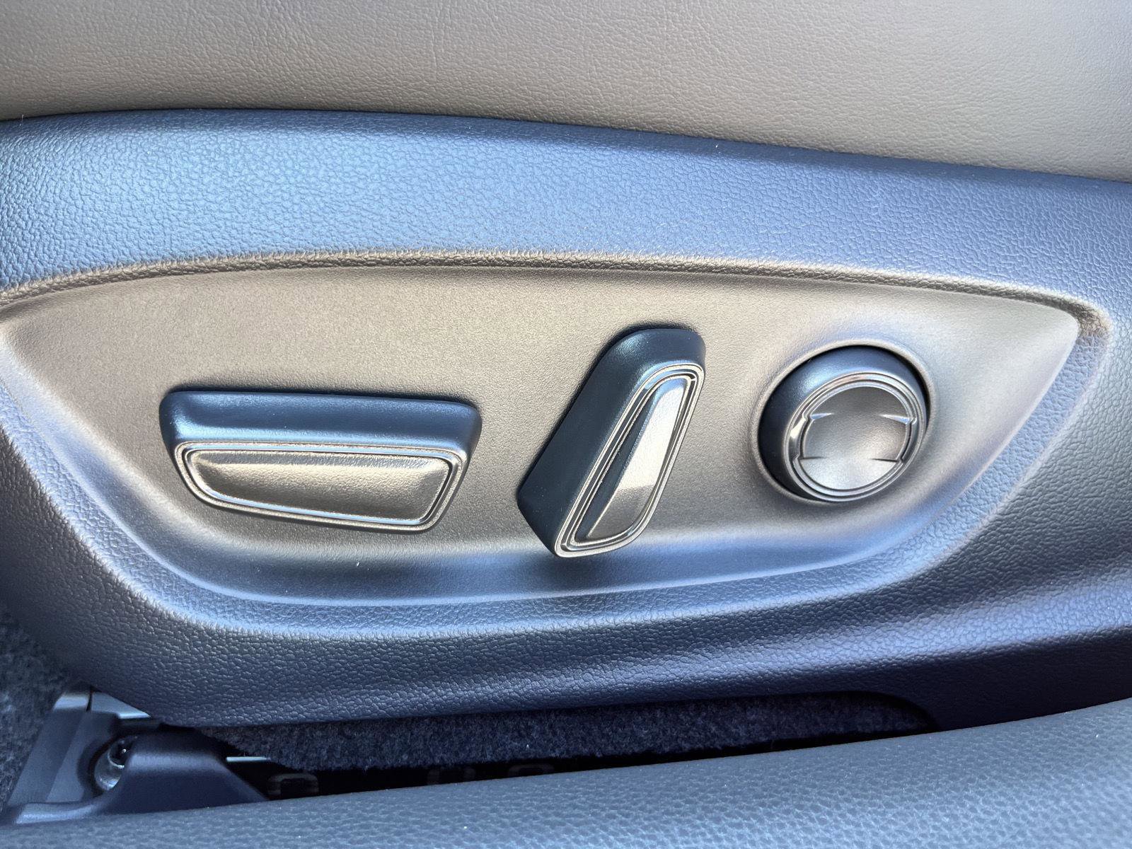 New 2026 Toyota Prius XLE image 10