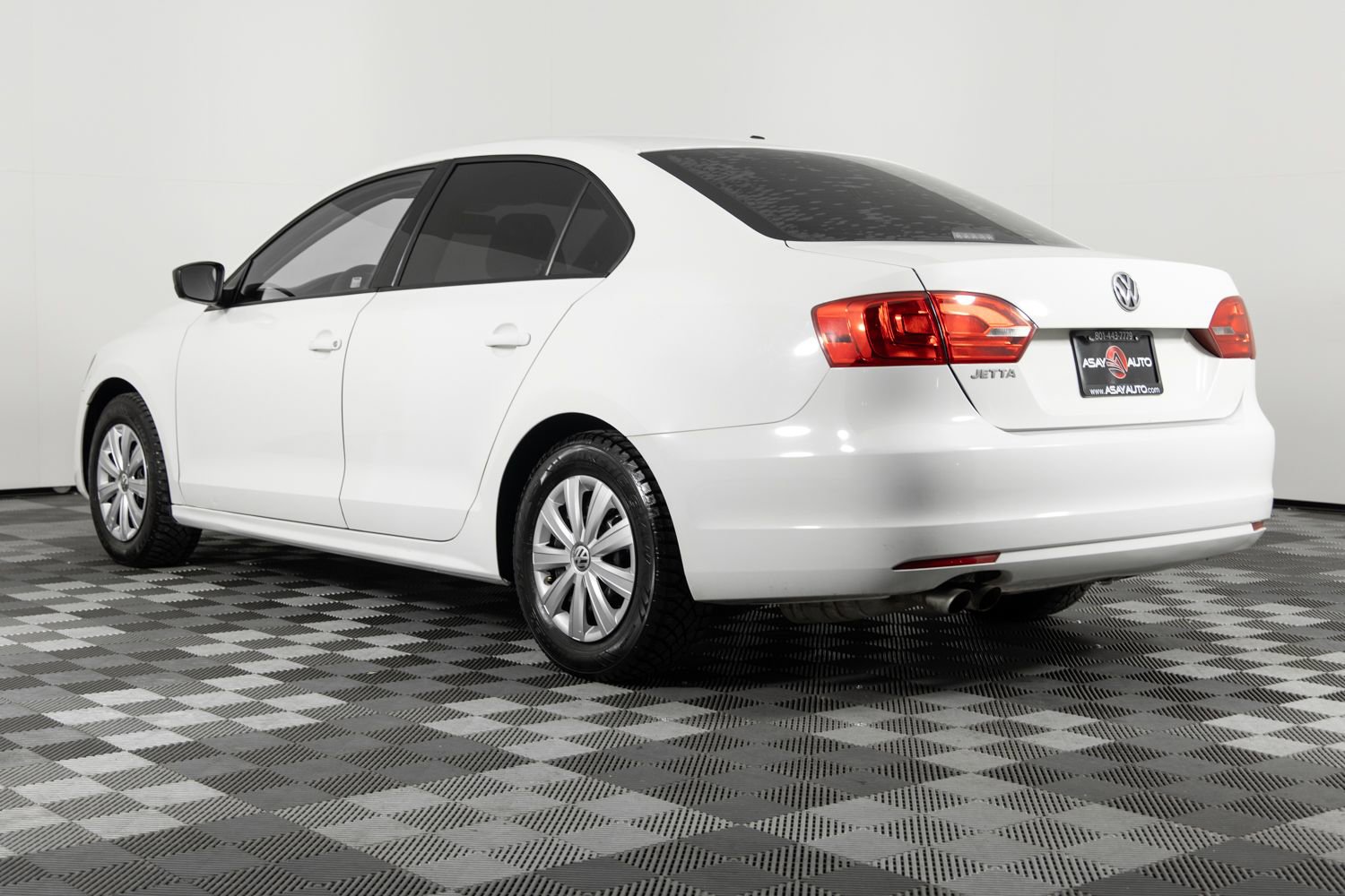 Used 2014 Volkswagen Jetta S image 4