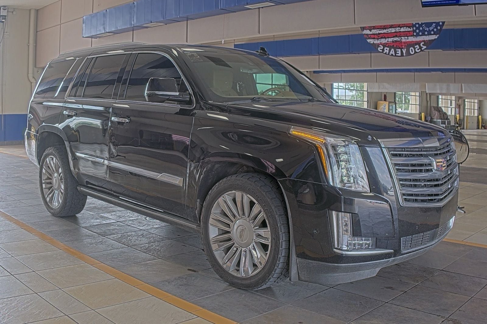 Used 2017 Cadillac Escalade Platinum AWD/4WD image 1