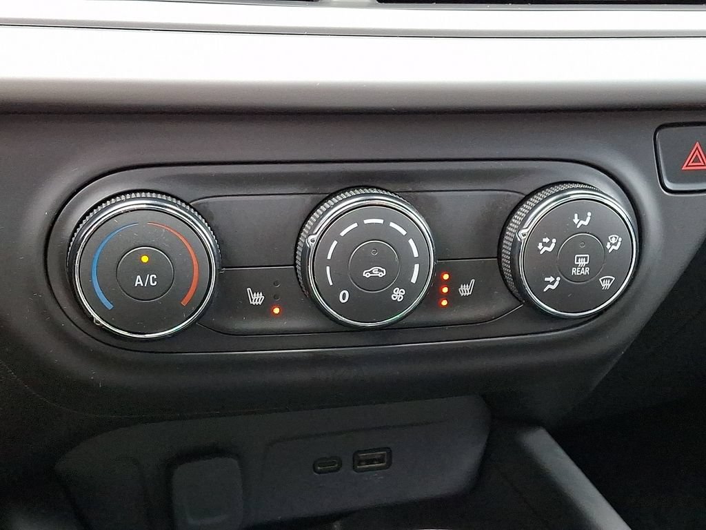 Used 2024 Chevrolet Trax LS w/ LS Convenience Package FWD image 17