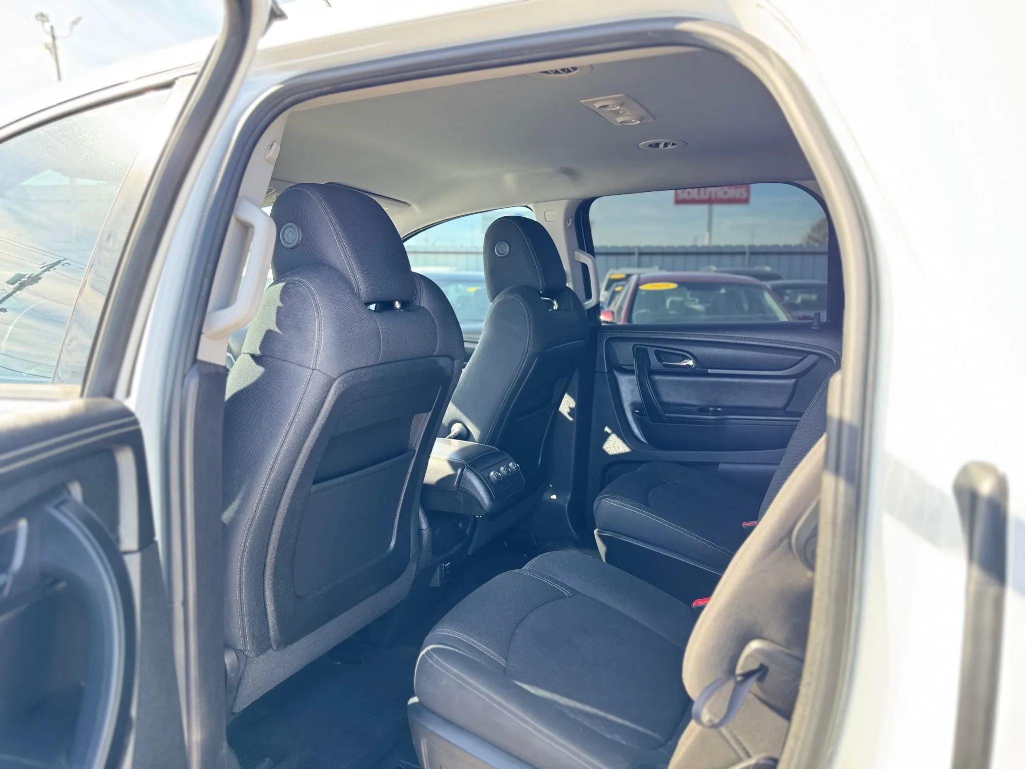 Used 2016 GMC Acadia SLE image 34