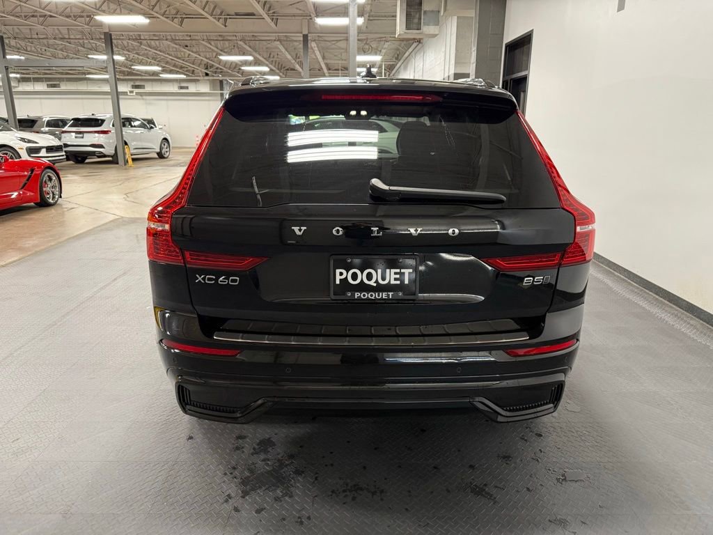 Used 2024 Volvo XC60 B5 Core AWD/4WD image 5
