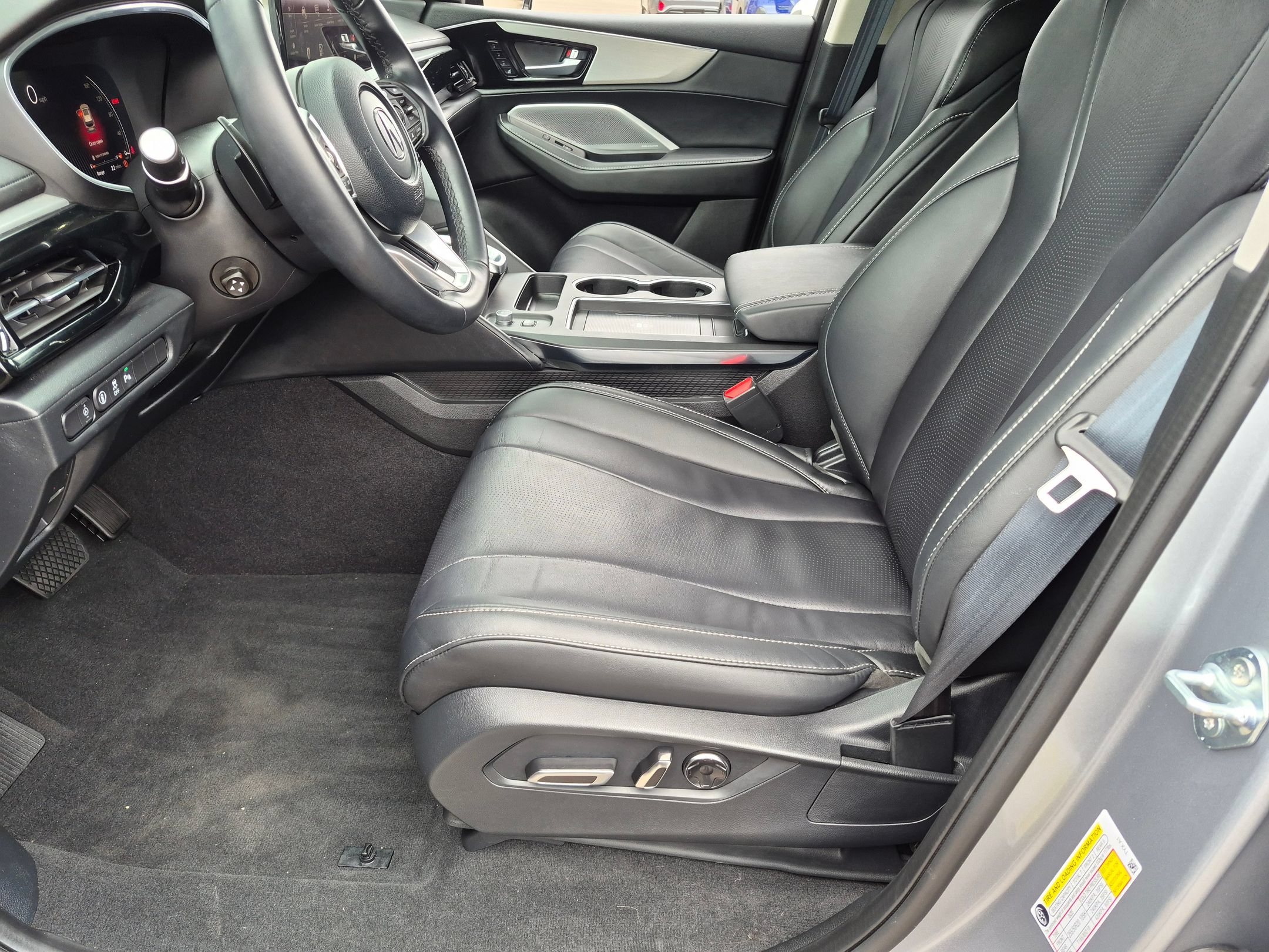 Used 2025 Acura MDX SH-AWD w/ Technology Package image 11