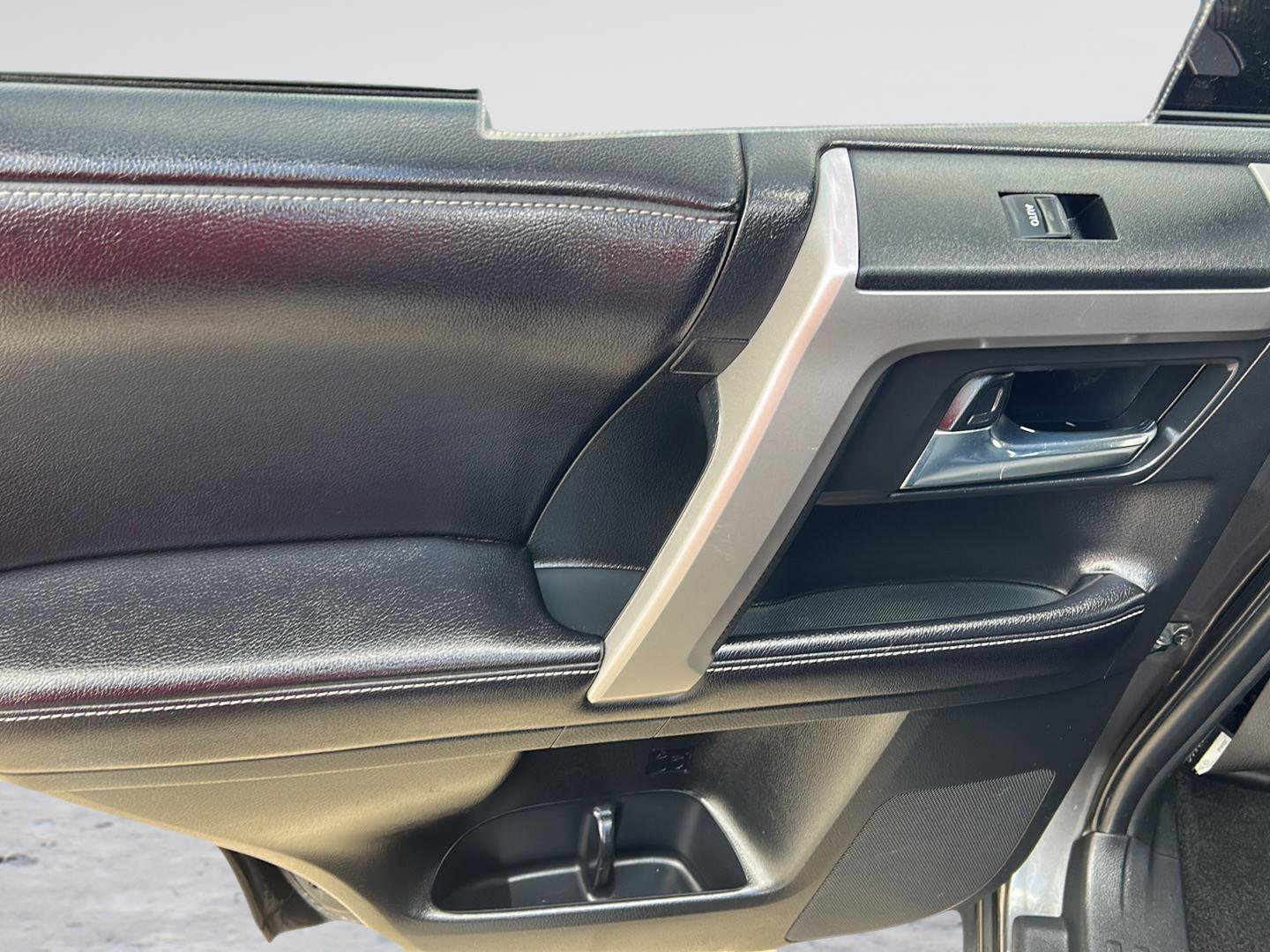 Used 2017 Toyota 4Runner SR5 image 25