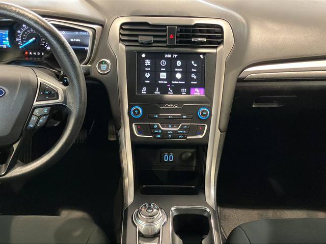 Used 2019 Ford Fusion SE FWD image 23