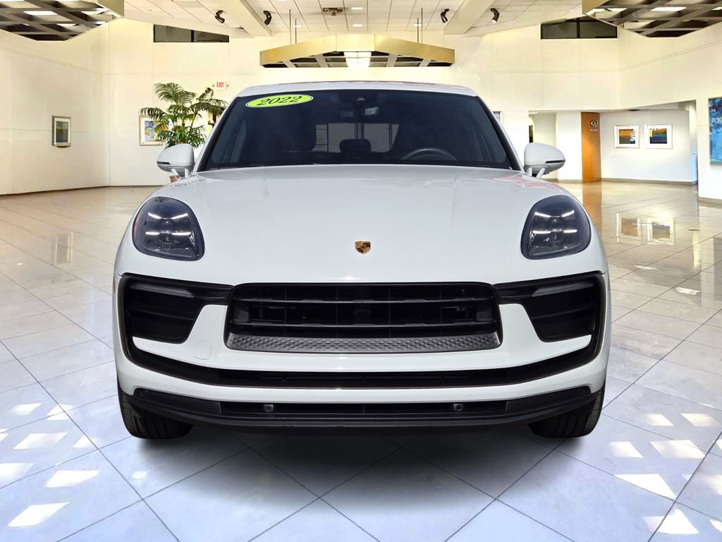 Used 2022 Porsche Macan AWD/4WD image 2