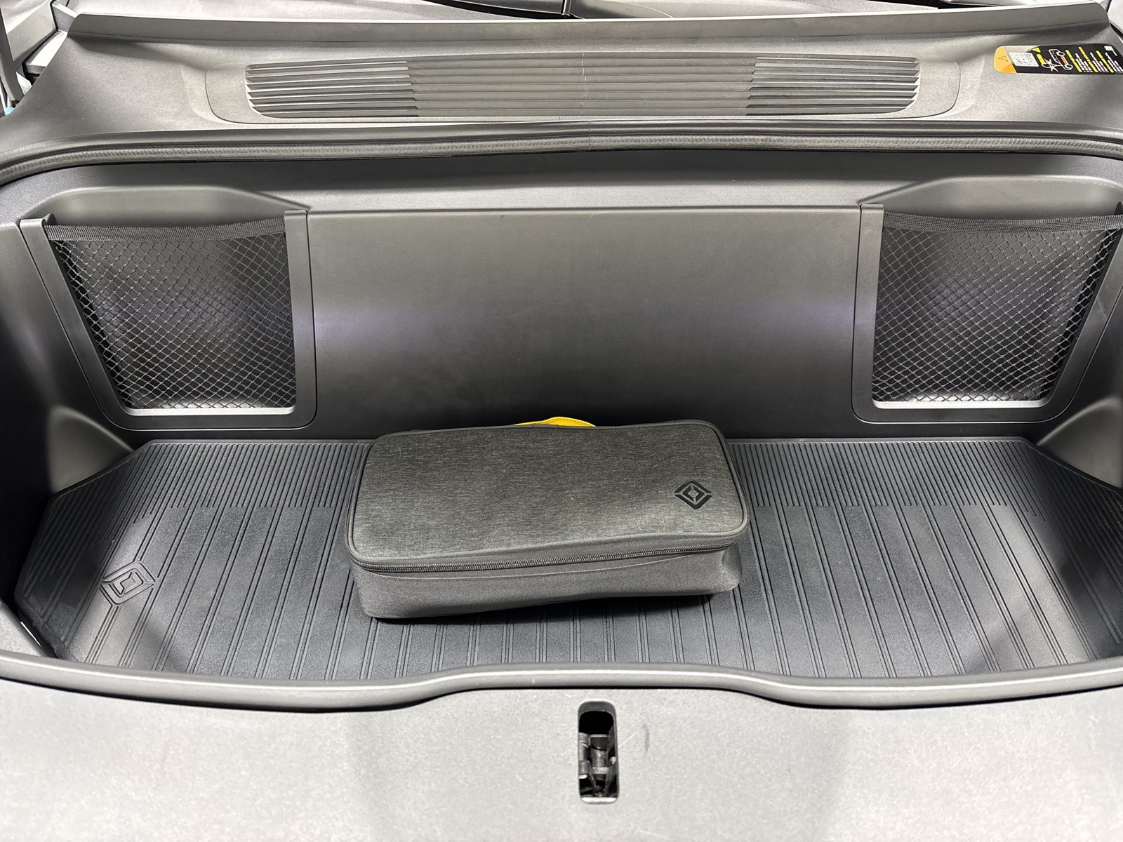 Used 2025 Rivian R1S Adventure AWD/4WD image 14