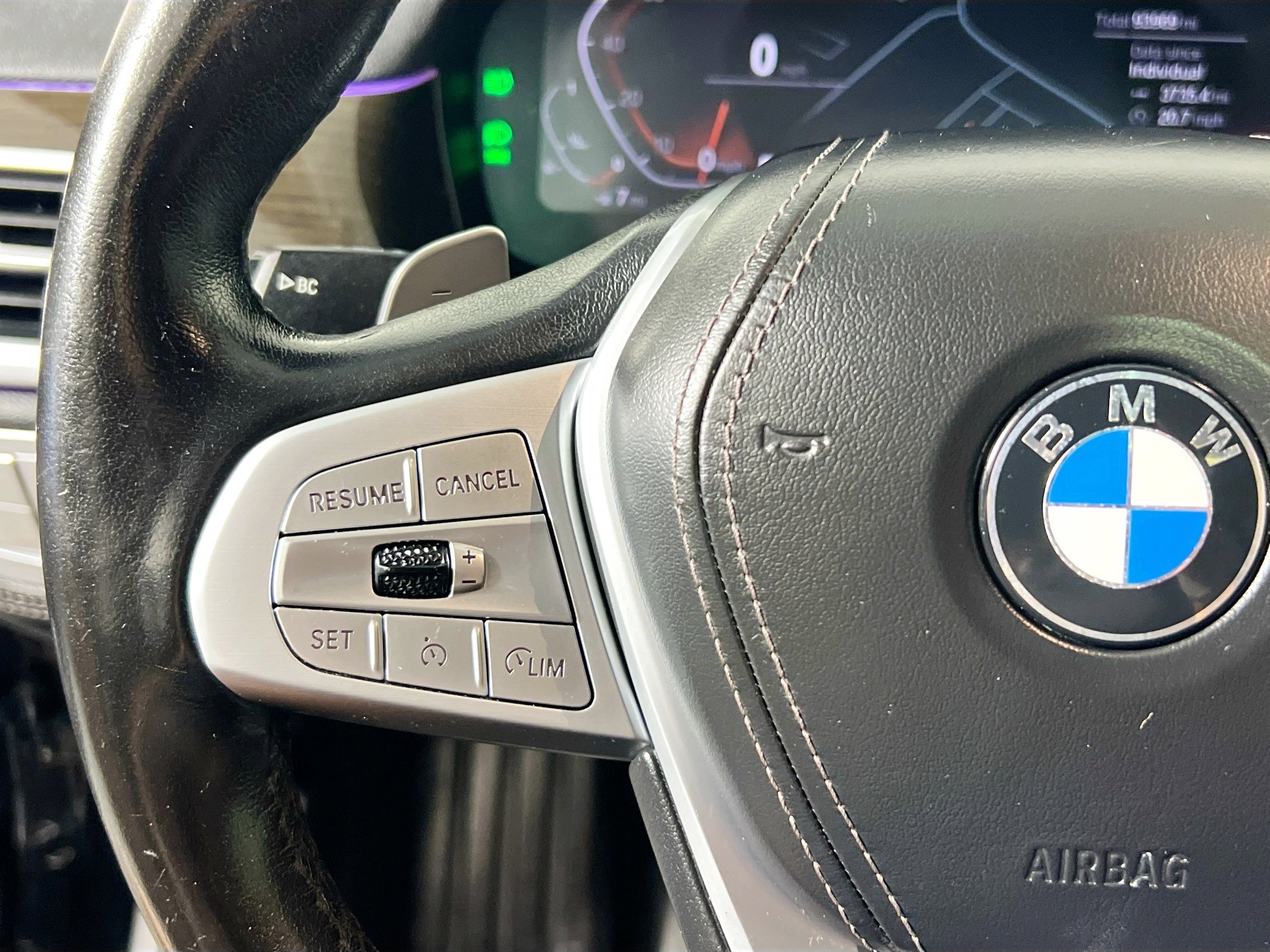 Used 2022 BMW 740i xDrive w/ Premium Package image 18