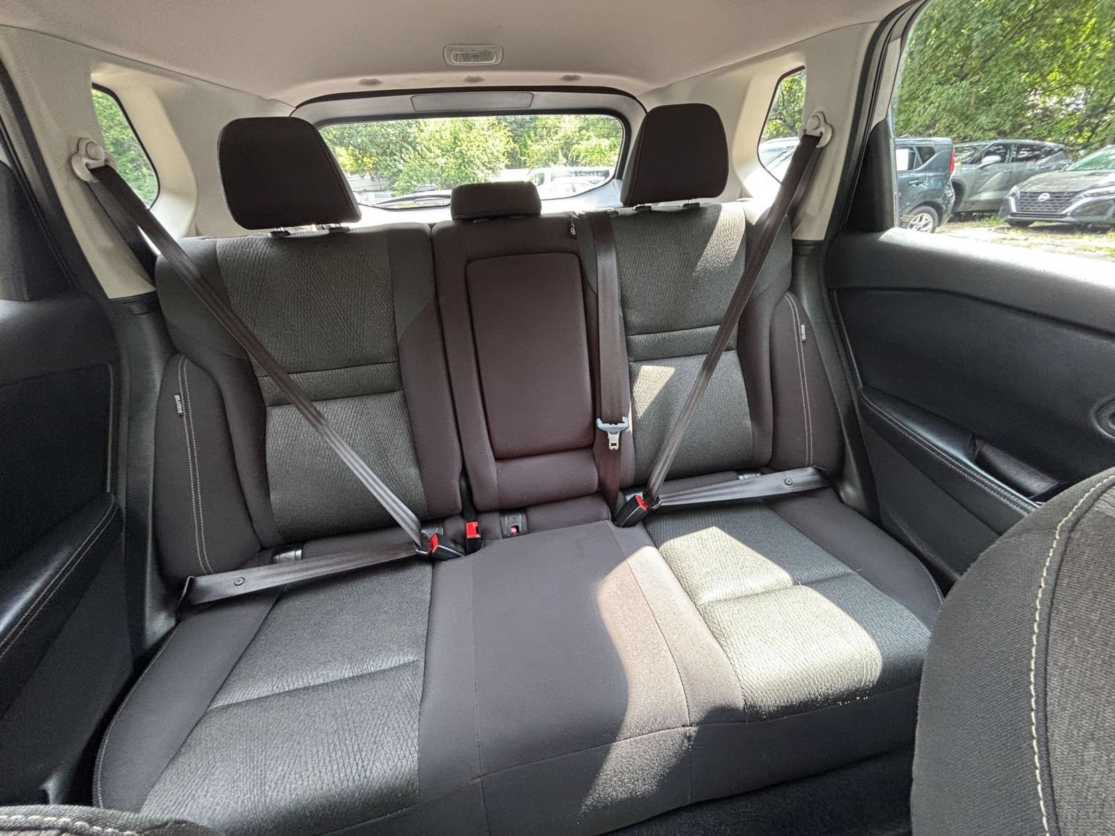 Used 2025 Nissan Rogue SV FWD image 39