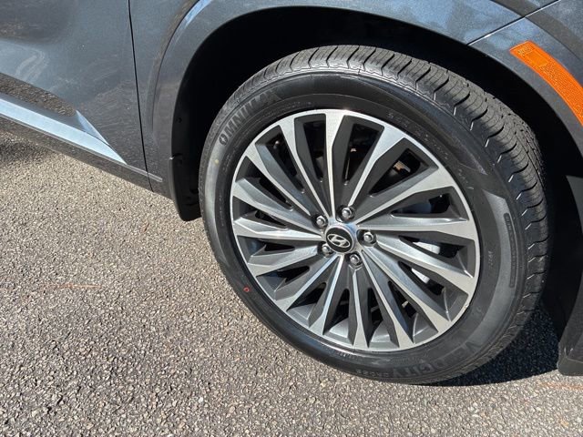 Used 2024 Hyundai Palisade Calligraphy image 16