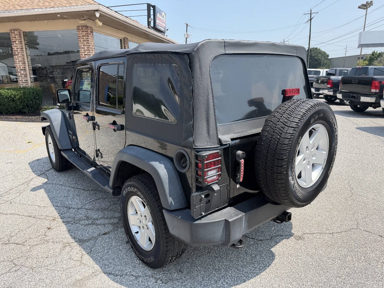 Used 2016 Jeep Wrangler Unlimited Sport w/ Quick Order Package 23S AWD/4WD image 6