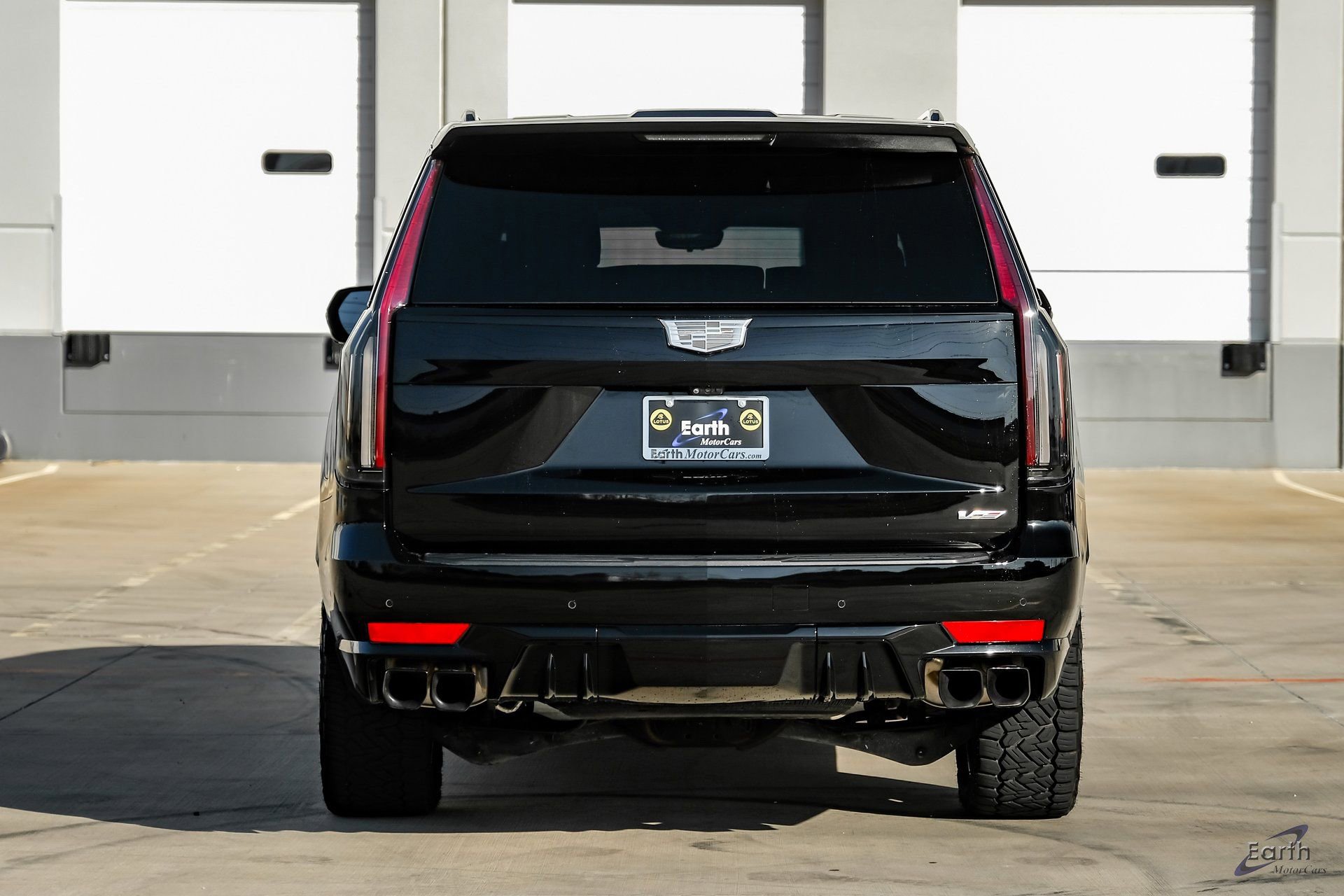 Used 2023 Cadillac Escalade V AWD/4WD image 12