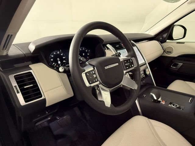 Certified 2025 Land Rover Discovery S AWD/4WD image 5