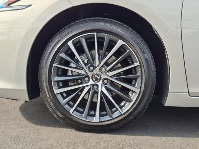 Used 2023 Lexus ES 300h w/ Premium Package FWD image 9