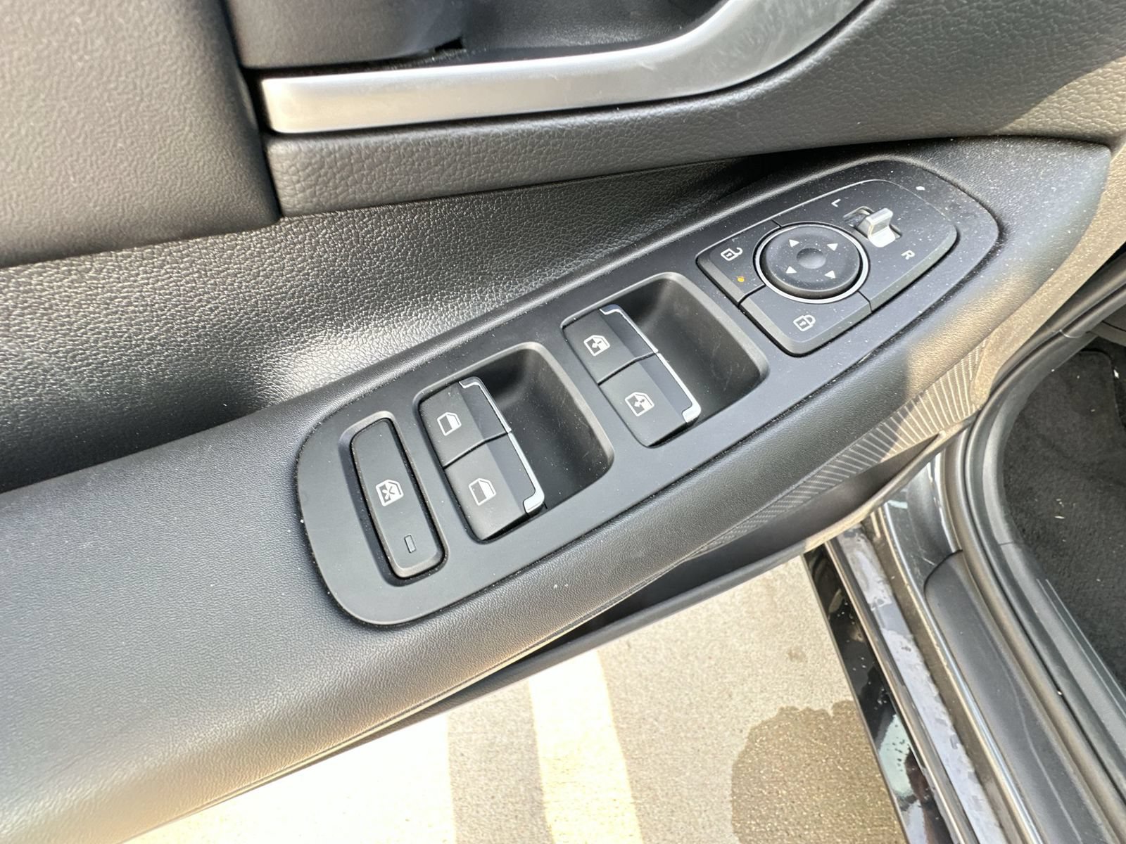 Used 2025 Hyundai Sonata SEL AWD/4WD image 21