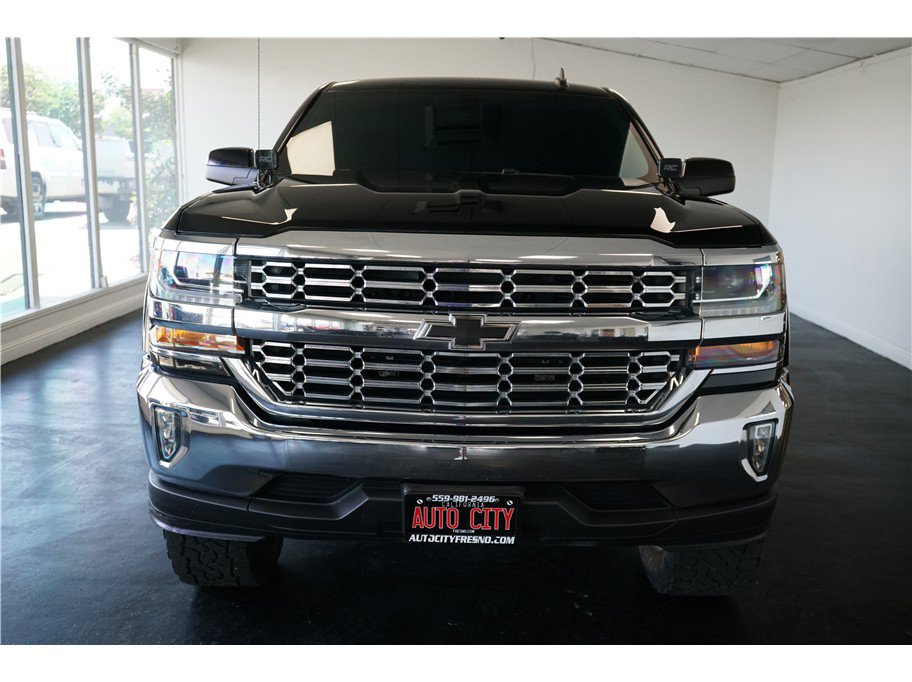 Used 2018 Chevrolet Silverado 1500 LT w/ LT Convenience Package image 2