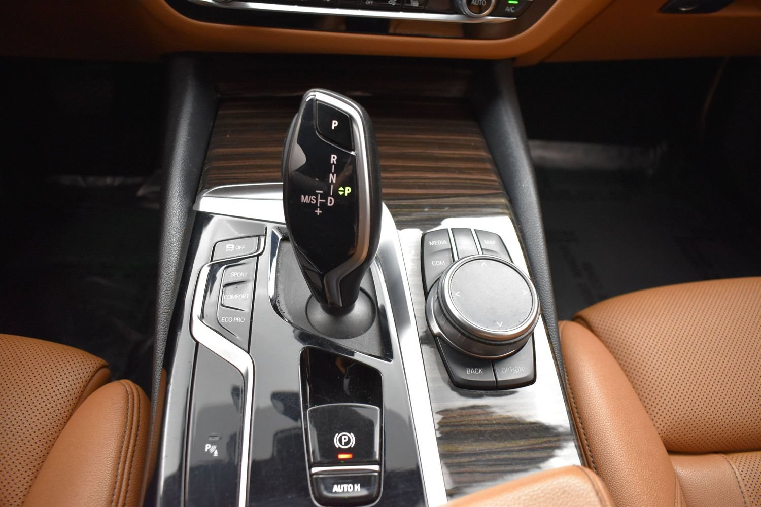 Used 2021 BMW 530i xDrive w/ Convenience Package AWD/4WD image 10