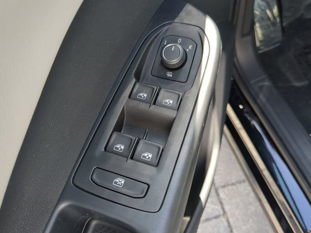 Certified 2025 Volkswagen Taos S AWD/4WD image 16