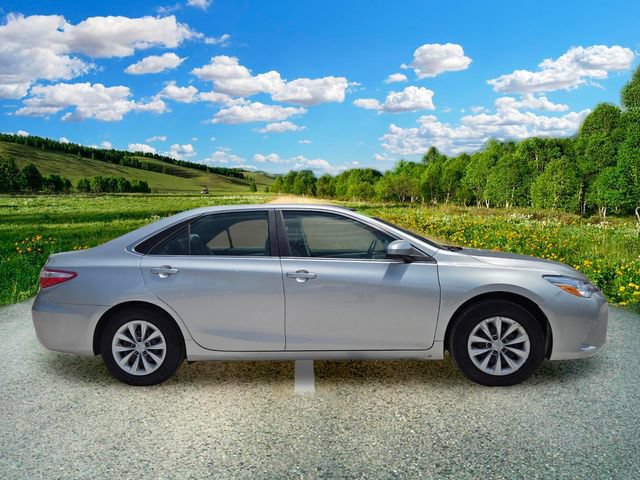 Used 2016 Toyota Camry LE FWD image 7