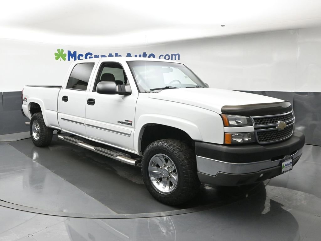 Used 2005 Chevrolet Silverado 2500 LS w/ Heavy-Duty Power Package image 2