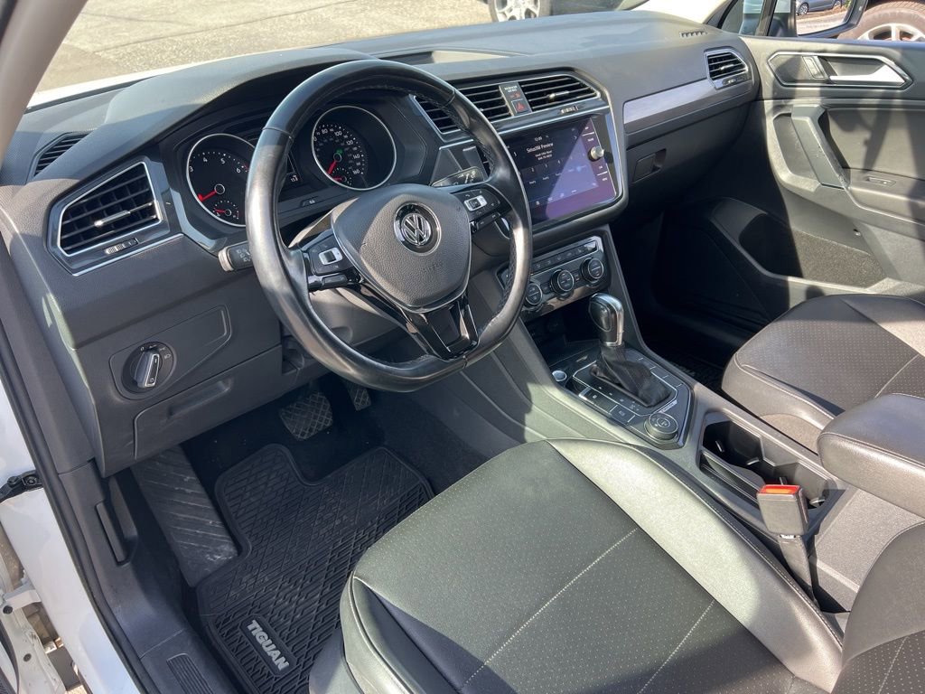 Used 2018 Volkswagen Tiguan SE w/ Panoramic Sunroof Package image 15
