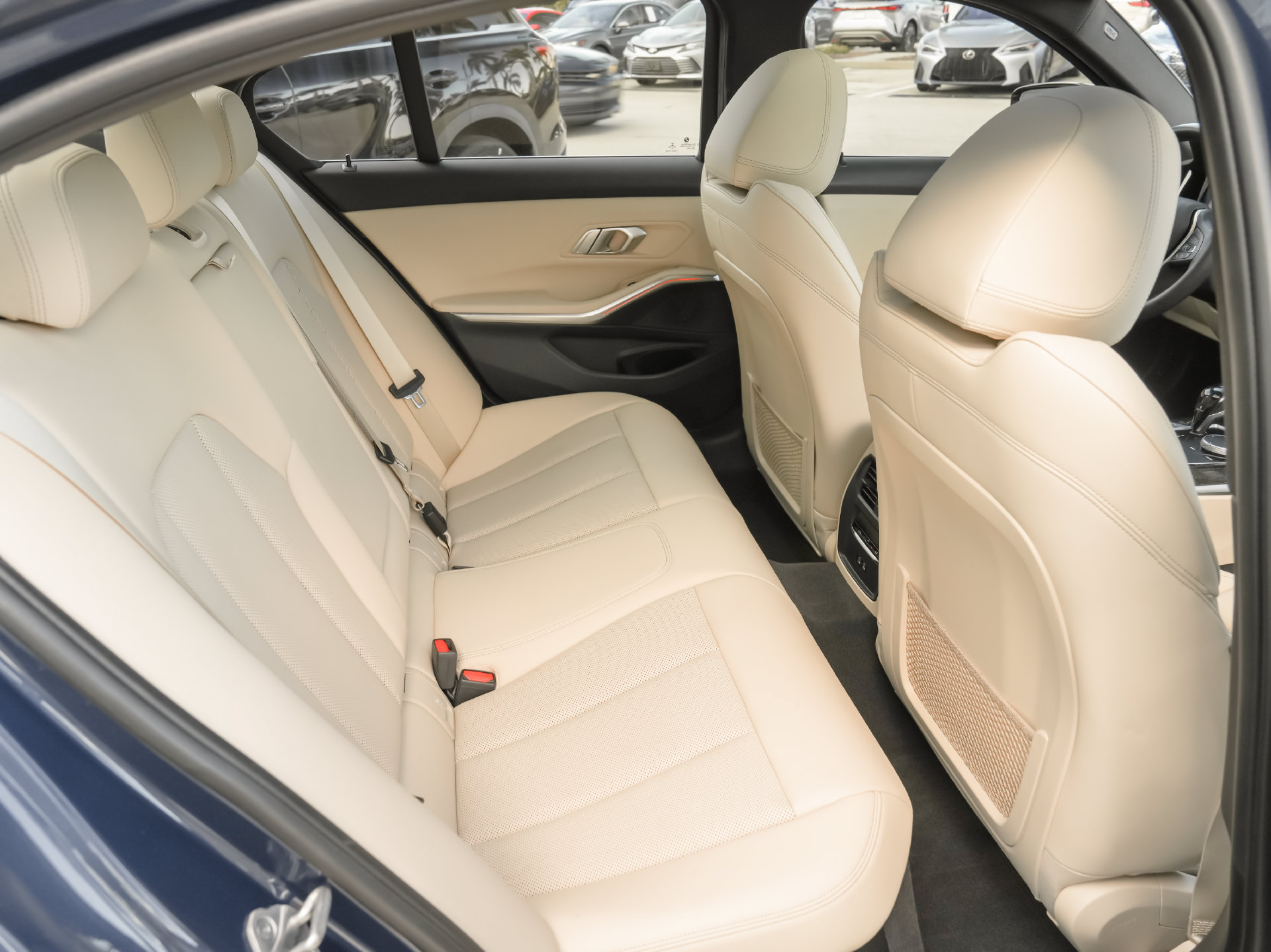 Used 2022 BMW 330i Sedan w/ Driving Assistance Package RWD image 8