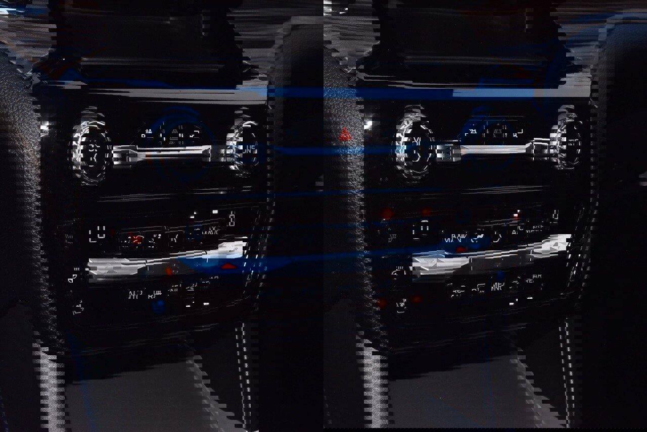 Used 2021 Ford Explorer Limited w/ Equipment Group 301A image 31