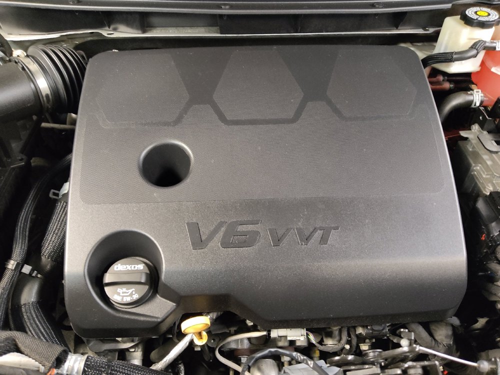 Used 2021 Chevrolet Traverse LS FWD image 30