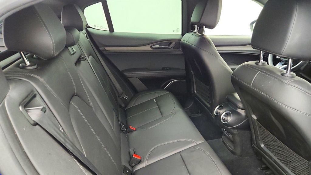 Used 2022 Alfa Romeo Stelvio Ti AWD/4WD image 24
