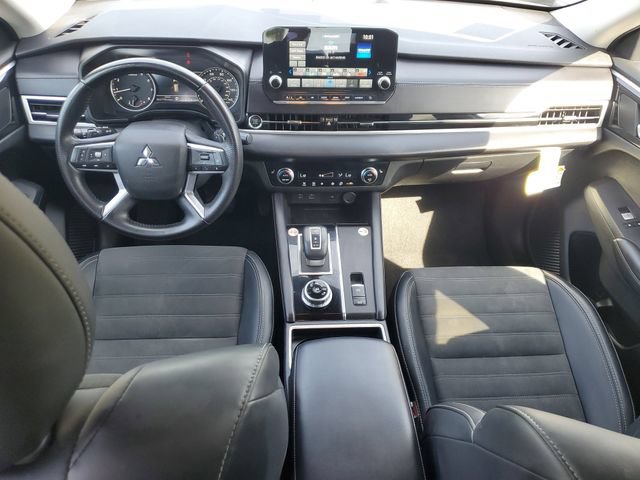 Used 2024 Mitsubishi Outlander SE FWD image 15