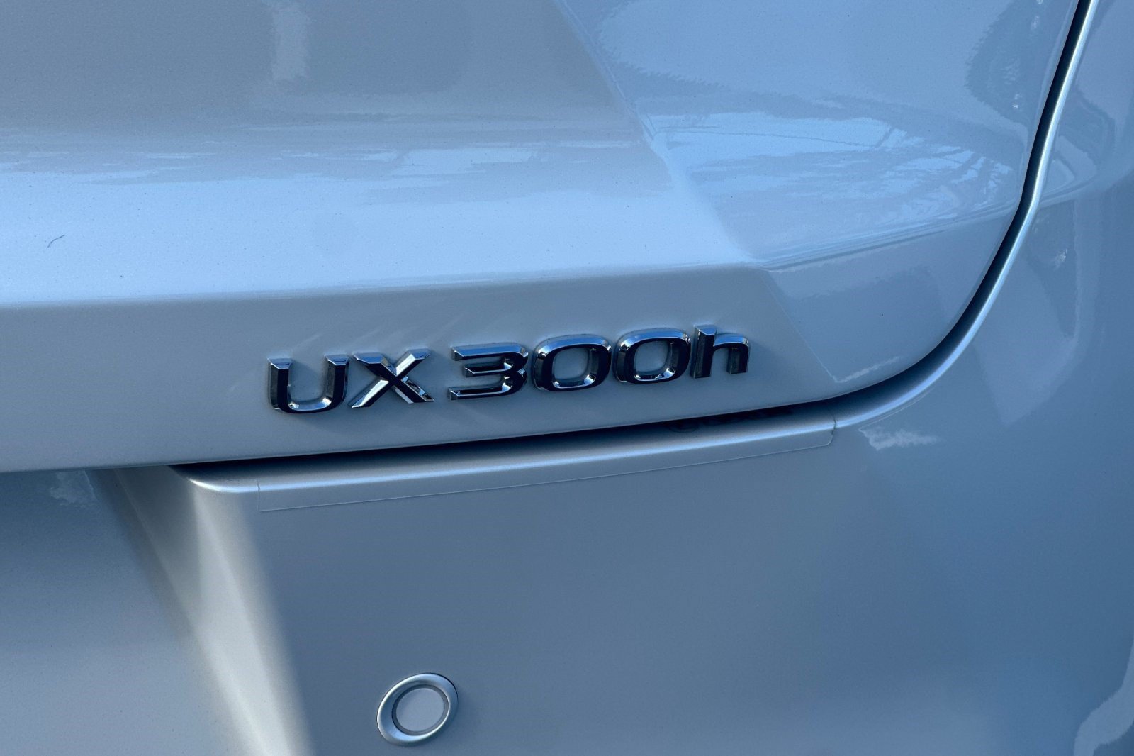 Used 2025 Lexus UX 300h FWD w/ Accessory Package (Z2) image 24