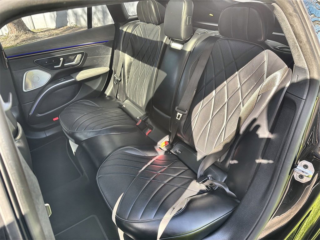 Used 2023 Mercedes-Benz EQS 580 4MATIC Sedan image 24