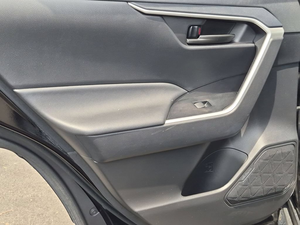 Used 2025 Toyota RAV4 LE AWD/4WD image 26