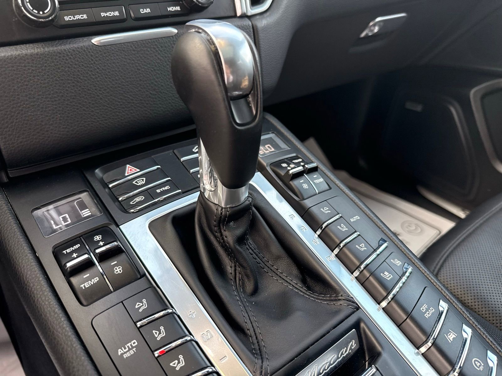 Used 2017 Porsche Macan S image 22