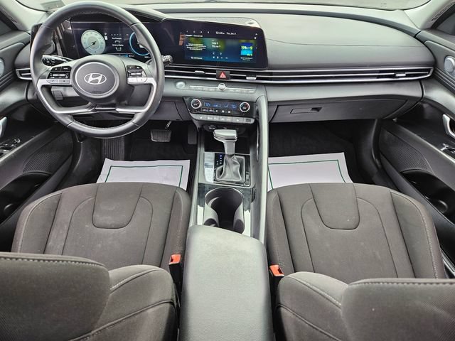Used 2024 Hyundai Elantra SEL w/ Convenience Package FWD image 19