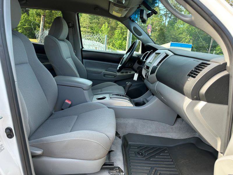 Used 2009 Toyota Tacoma PreRunner RWD image 12