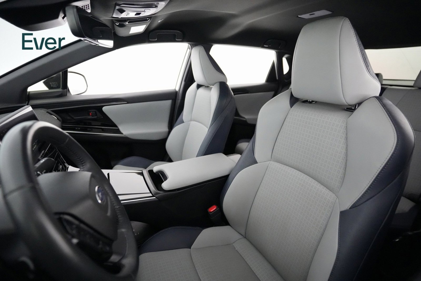 Used 2023 Subaru Solterra AWD image 7