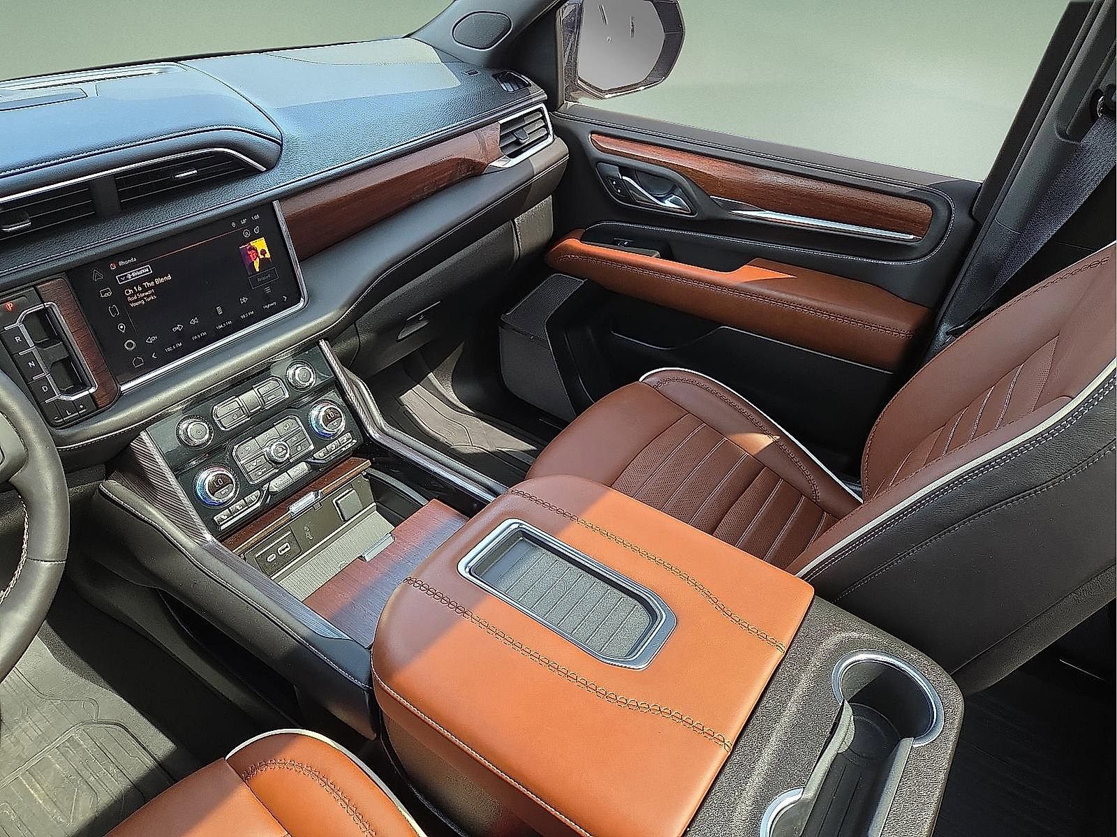 Certified 2023 GMC Yukon Denali Ultimate image 13