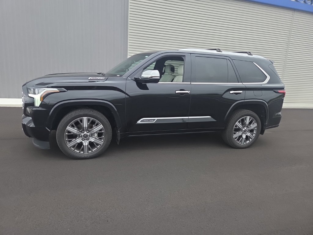 Used 2024 Toyota Sequoia Capstone AWD/4WD image 5