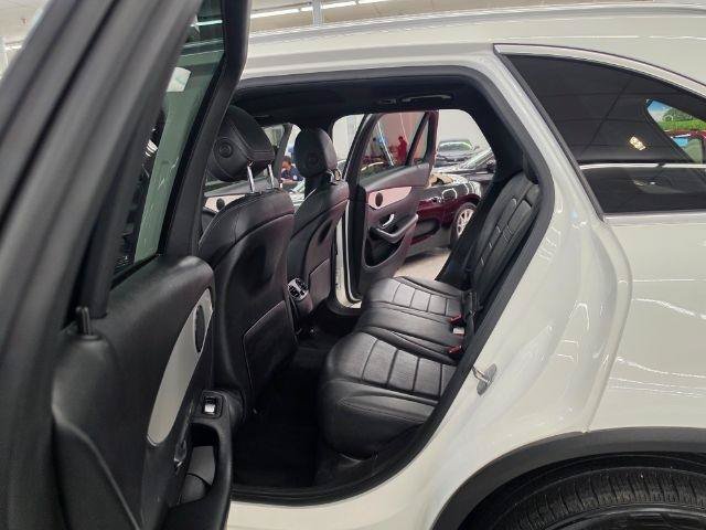 Used 2019 Mercedes-Benz GLC 300 4MATIC w/ Premium Package image 33