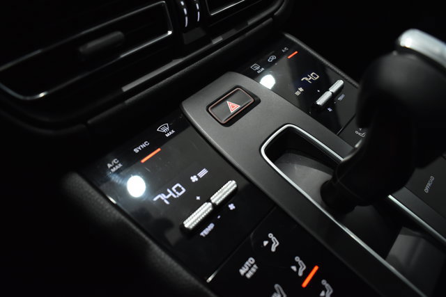 Used 2022 Porsche Macan S image 22