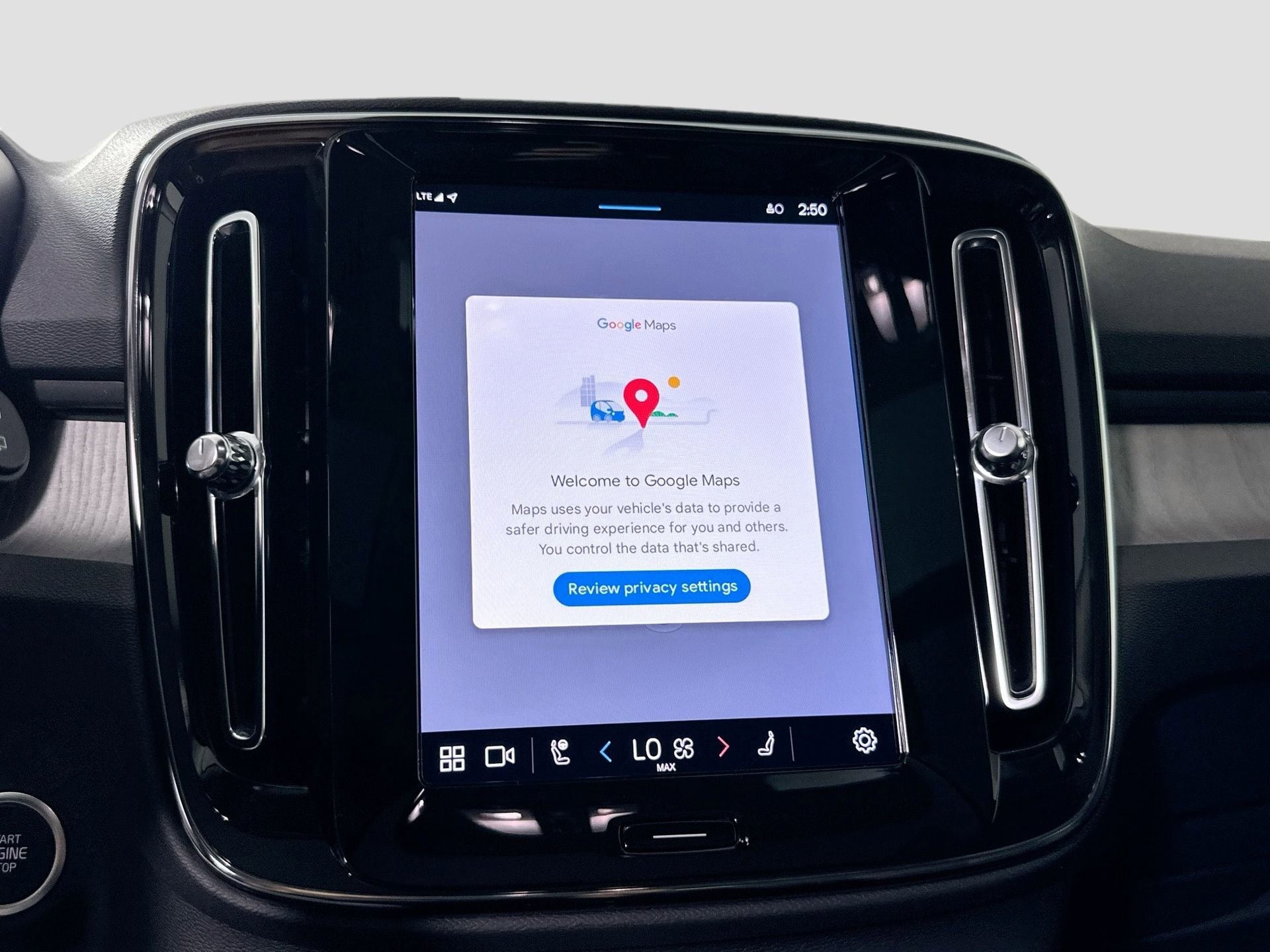 New 2025 Volvo XC40 B5 Core w/ Protection Package Premier image 11