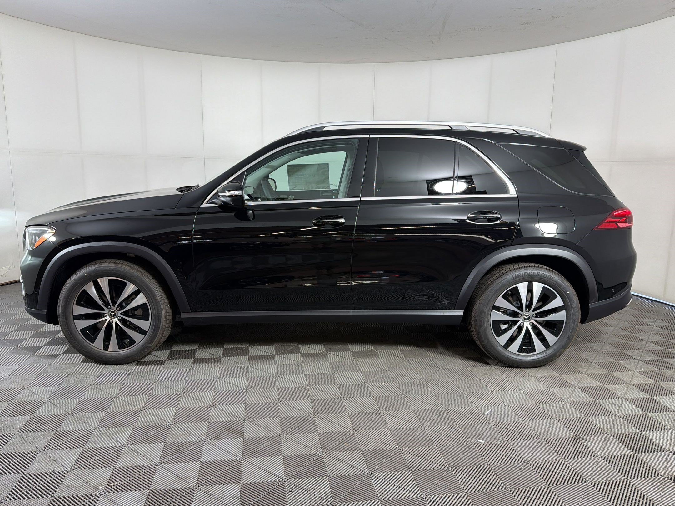 New 2026 Mercedes-Benz GLE 450e 4MATIC image 2