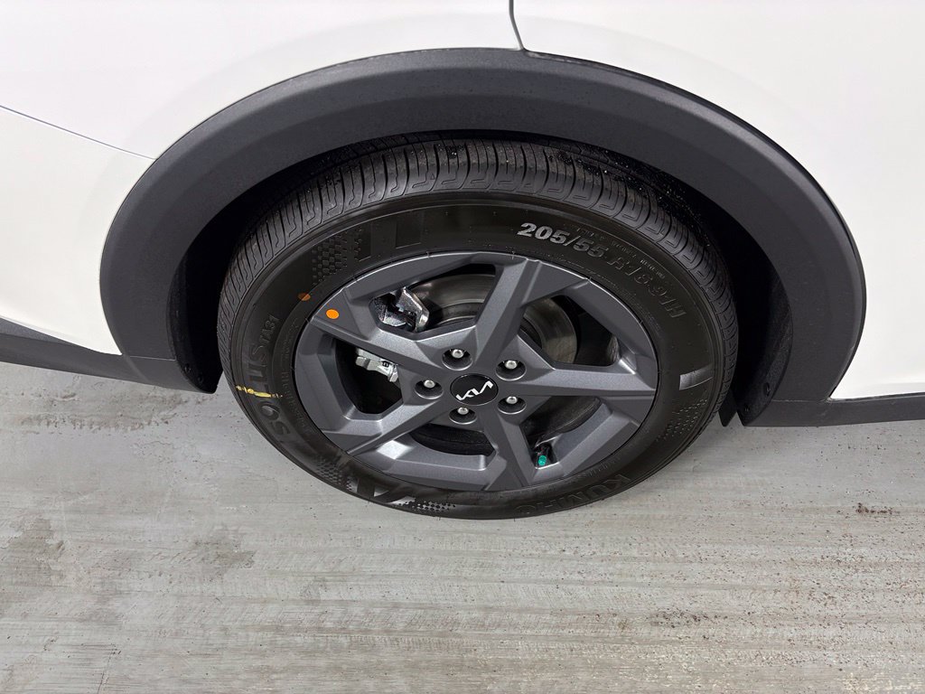New 2026 Kia K4 FWD image 10