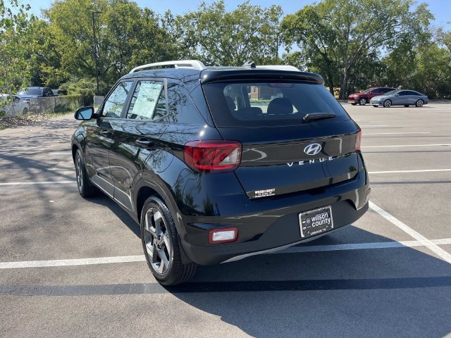 New 2026 Hyundai Venue SEL FWD image 3