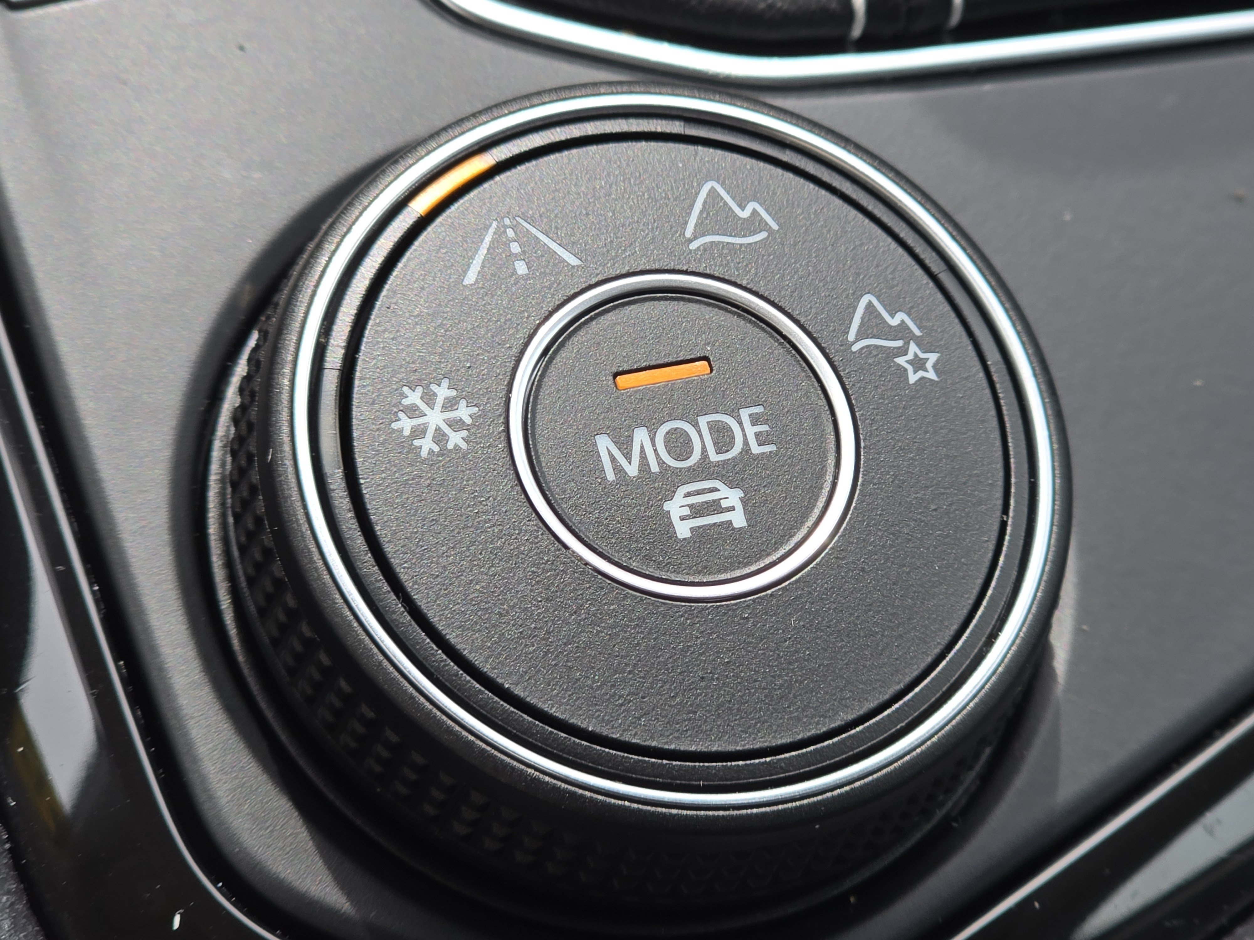 Certified 2023 Volkswagen Taos SEL AWD/4WD image 14
