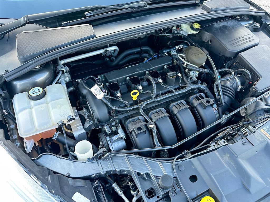 Used 2015 Ford Focus SE w/ SE Sport Package FWD image 26