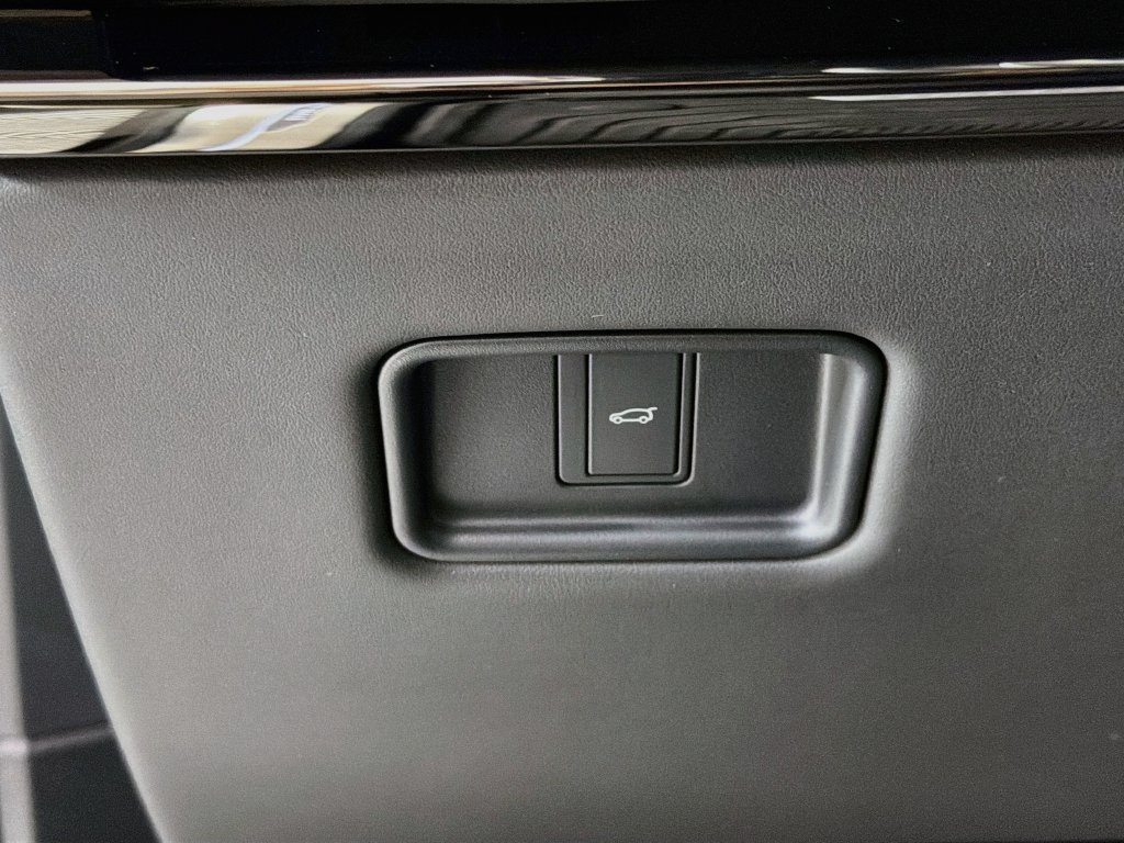 New 2027 Land Rover Range Rover Sport SE AWD/4WD image 10